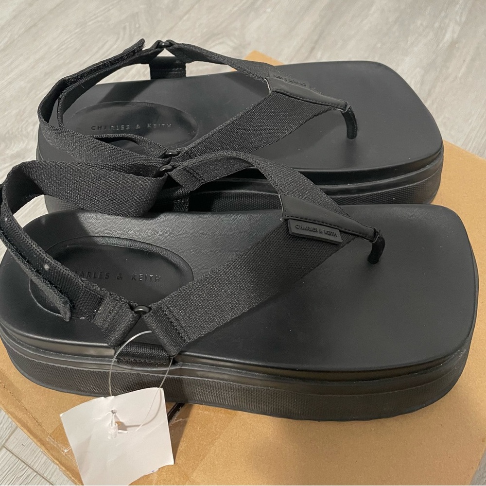 CHARLES & KEITH thong Sandals